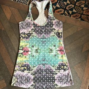 Lululemon Cool Racerback Tank Sz. 6 EUC beautiful pattern rare pattern